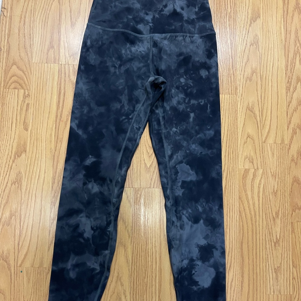 Lululemon size 6
